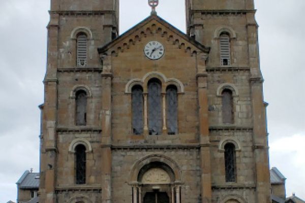 175-nd-lasalettebasilica-001A196AEF2-B3AB-B05F-07B4-F86FE0C94613.jpg