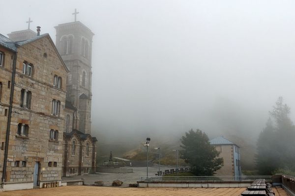 175-nd-lasalettebasilica-00813D18B38-EC32-5896-2366-F81BB67C6B3E.jpg