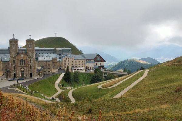175-nd-lasalettebasilica-01213E28960-E457-EB45-C769-A62E42A6E3B0.jpg