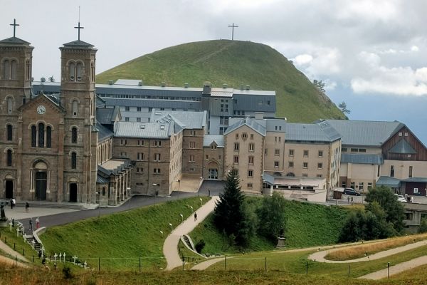 175-nd-lasalettebasilica-028DB52C8D7-1005-8645-ACF6-A8B3FCCDE03F.jpg