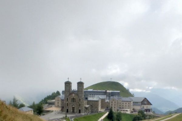 175-nd-lasalettebasilica-0309EB7751F-9814-A32D-9139-AC8B6DE57A3C.jpg