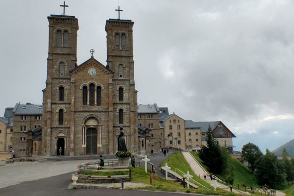 175-nd-lasalettebasilica-03117FBAFDF-3935-BC89-7C40-DACF055AEE1E.jpg
