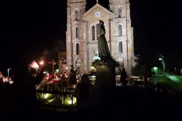 lasalette-ag-031852198EE-2532-000D-00ED-7B0B604BFDE0.jpg