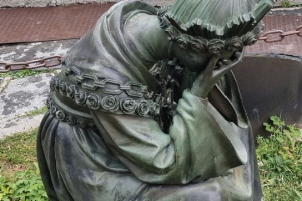 lasalette-ag-0569D79DAA3-EA22-86E4-9EA6-C49014CA1FB3.jpg