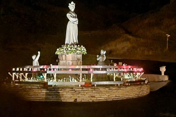 lasalette-ag-08655237571-3BA6-004E-F84C-1B0A8953EDE8.jpg