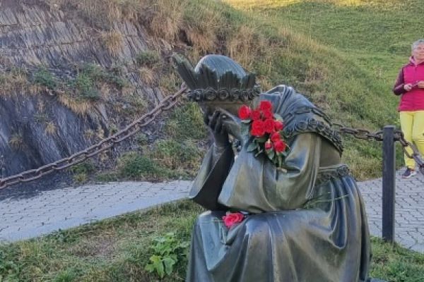lasalette-ag-1413DE84BC6-F589-F3B9-54D3-4F8F822168D7.jpg