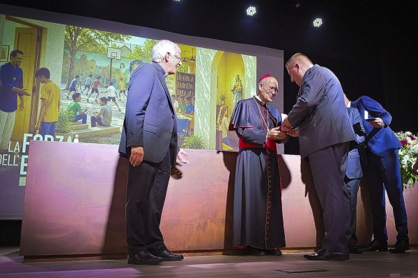 2-consegna-di-medagliaBFB7AF3F-ACCE-DC9C-B60B-B0FBBA6CD8DD.jpg